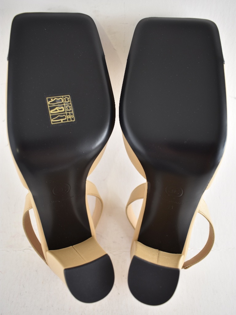 Chanel 26S Blazy Beige Black Square Toe Sling CC Slingback Block Heel Pump 41 - Picture 16 of 16